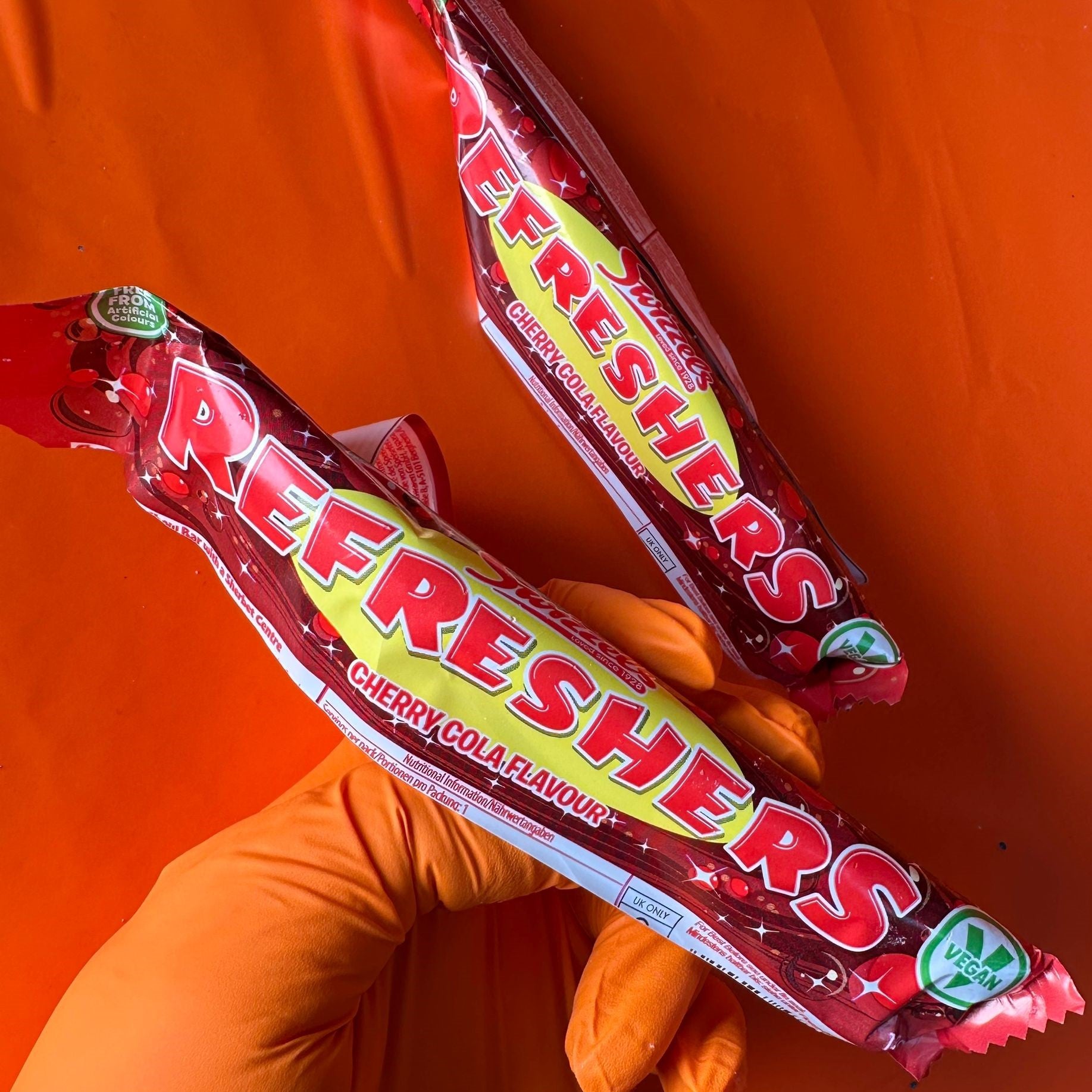 Refreshers Cherry Cola Chew Bar - Freeze Dried Sweets - Vegan, Vegetarian & Halal