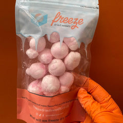 Chewits Strawberry Juicy Bites (Jelly filled Bon Bons) - Freeze Dried Sweets - Vegetarian, Halal, Vegan, Gluten & Dairy Free